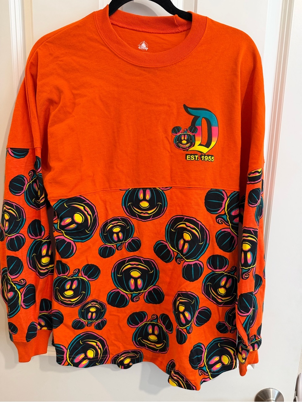 Disneyland resort Halloween spirit Jersey size small, new with tags